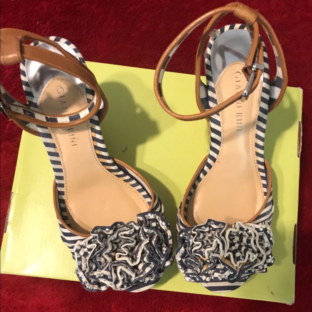 Gianni Bini Wedged Heels